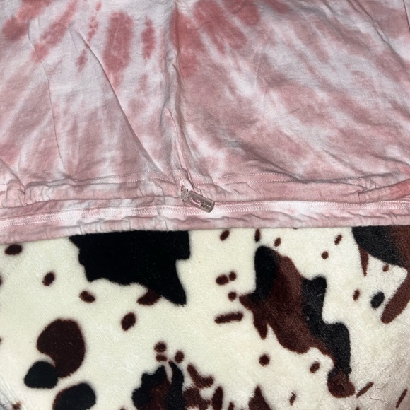 ✨PINK VICTORIAS SECRET Crop Short Sleeved Shirt size Medium✨ - Picture 4 of 4